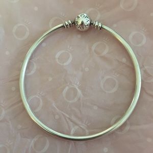 Pandora Silver Bangle Medium (7.5)